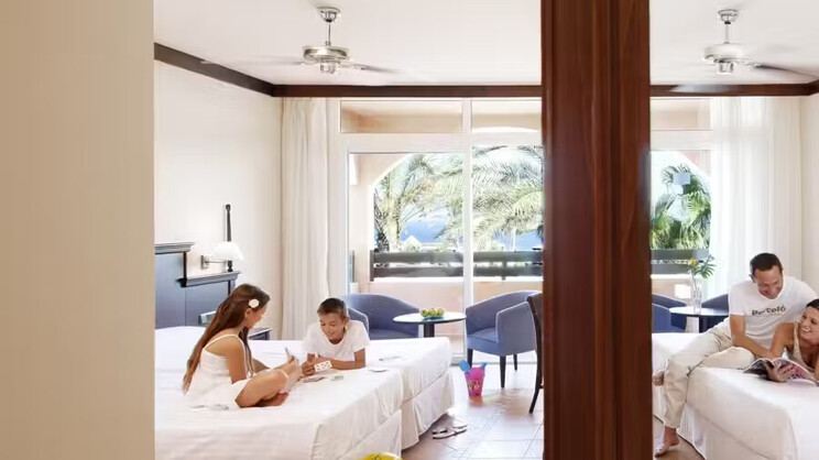 Family Room Sea views